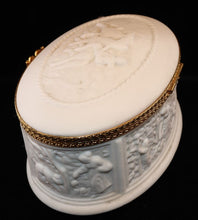 Load image into Gallery viewer, SKU# 1001M "Rome" Large oval hinged box - Biscuit Relief