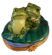 Cargar imagen en el visor de la galería, SKU# 16022 - Two frogs on leaf