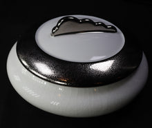 Lade das Bild in den Galerie-Viewer, SKU# 20072 Wolken Runde Box Platin