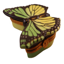 Cargar imagen en el visor de la galería, SKU# 3344 - Mariposa verde/amarilla