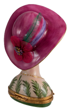 Load image into Gallery viewer, SKU# 3572 - Lady at the Races