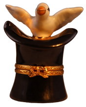 Cargar imagen en el visor de la galería, SKU# 36008 - Sombrero de mago con paloma - (RETIRADO)