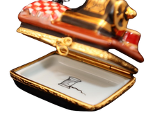 Load image into Gallery viewer, SKU# 16029 - Sewing machine