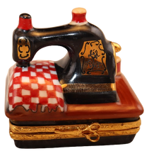 Cargar imagen en el visor de la galería, SKU# 36029 - Máquina de coser - (RETIRADA)