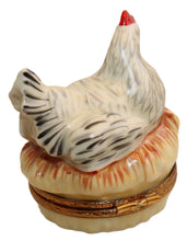 Load image into Gallery viewer, SKU# 36046 - White Hen with her chicks