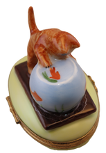 Lade das Bild in den Galerie-Viewer, SKU# 6029 - Kätzchen mit Fischglas