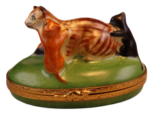 Cargar imagen en el visor de la galería, SKU# 6030 - Gatitos con gata madre