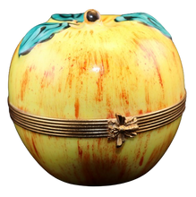Cargar imagen en el visor de la galería, SKU# 6066 - Manzana roja y amarilla