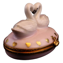 Cargar imagen en el visor de la galería, SKU# 6368 - Cisnes enamorados