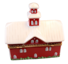 Cargar imagen en el visor de la galería, SKU# 6451 - Granero rojo grande con vaca