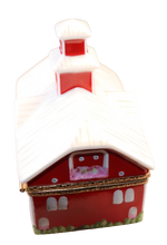 Cargar imagen en el visor de la galería, SKU# 6451 - Granero rojo grande con vaca