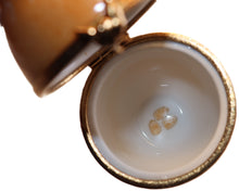 Cargar imagen en el visor de la galería, SKU# R117 – Pollito en huevo.