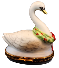 Cargar imagen en el visor de la galería, SKU# 6935 - Siete cisnes nadando