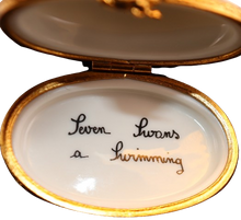 Cargar imagen en el visor de la galería, SKU# 6935 - Siete cisnes nadando