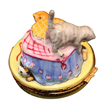 Cargar imagen en el visor de la galería, SKU# 6976 - 3 Gatitos