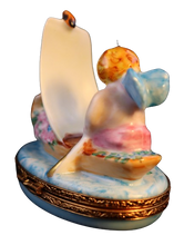 Lade das Bild in den Galerie-Viewer, SKU# 7032 - Amor in der Gondel