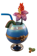 Lade das Bild in den Galerie-Viewer, SKU# 7118 - Frozen Daiquiri in einem blauen Glas