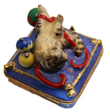 Cargar imagen en el visor de la galería, SKU# 7123 - Gatito navideño