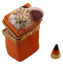 Cargar imagen en el visor de la galería, SKU# 7232 - Bolsa de dulces o trucos