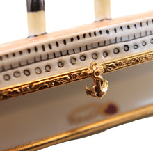 Load image into Gallery viewer, SKU# 7398B - Titanic