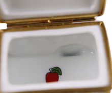 Load image into Gallery viewer, SKU# 7447 - School Bus