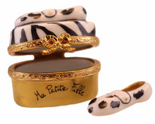 Cargar imagen en el visor de la galería, SKU# 7456 - Zapatos Mary Jane Cebra