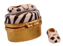 Cargar imagen en el visor de la galería, SKU# 7456 - Zapatos Mary Jane Cebra