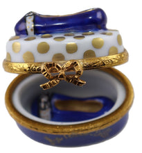 Lade das Bild in den Galerie-Viewer, SKU# 7503 - Schleifenschuhe Blau W/Goldene Punkte