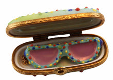 Lade das Bild in den Galerie-Viewer, SKU# 7512 - Sunglasses In Confetti Relief Case