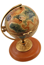 Load image into Gallery viewer, SKU# 7560B - Globe 2000