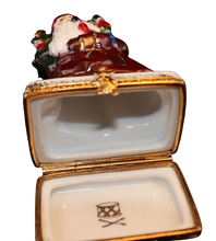 Cargar imagen en el visor de la galería, SKU# 7704 - Soldados de juguete de Santa Claus de Lynn Haney