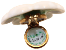 Load image into Gallery viewer, SKU# 7712 - 'He Loves Me' Daisy