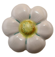 Cargar imagen en el visor de la galería, SKU# 7712 - Daisy 'Él me ama'