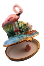 Cargar imagen en el visor de la galería, SKU# 7738 - Flamenco rosado en estanque azul.