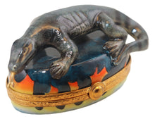 Lade das Bild in den Galerie-Viewer, SKU# 7817B - Komodo Dragon Black