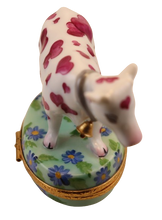 Cargar imagen en el visor de la galería, SKU# 7821 - Vaca de corazón