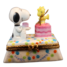Load image into Gallery viewer, SKU# 8451 - Snoopy and Woostock Birthday from the Peanuts© collection.