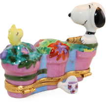 Load image into Gallery viewer, SKU# 8452 - Snoopy and Woostock from the Peanuts© collection