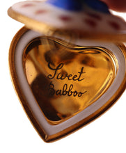 Load image into Gallery viewer, SKU# 8456 - Valentine Sally from the Peanuts© collection.