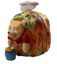 Lade das Bild in den Galerie-Viewer, SKU# 8528 - Pooh in Rabbit's Howse - Disney © collection.