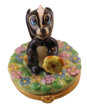 Lade das Bild in den Galerie-Viewer, SKU# 8548 - Flower - Disney © collection