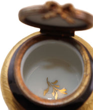 Lade das Bild in den Galerie-Viewer, Artikelnummer C222160 Verkrustetes Glas mit Deckel