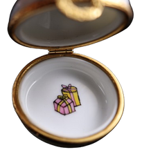 Cargar imagen en el visor de la galería, SKU# 36041 - Papá Noel con osito de peluche (retirado)