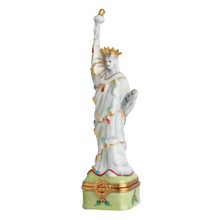 Cargar imagen en el visor de la galería, SKU# 3609 - Estatua de la Libertad Navidad