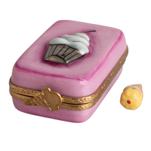Cargar imagen en el visor de la galería, SKU# 3725 - Sundae de helado en caja rosa