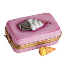 Cargar imagen en el visor de la galería, SKU# 3725 - Sundae de helado en caja rosa