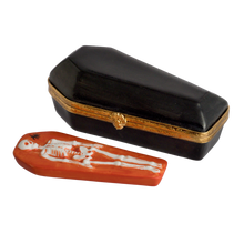 Cargar imagen en el visor de la galería, SKU# 6380 - Ataúd con esqueleto