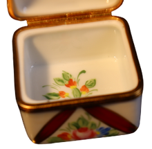 Lade das Bild in den Galerie-Viewer, SKU# 6757 - Kleines Quadrat aus rotem Samt