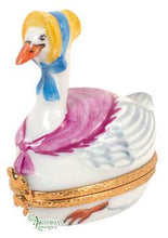 Cargar imagen en el visor de la galería, SKU# 7319 - Mamá Ganso con Chal