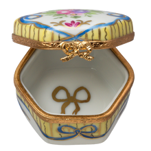 Cargar imagen en el visor de la galería, SKU# 7689 - Hexágono: Recamier Jaune